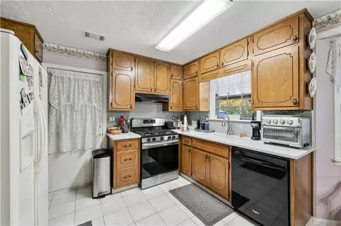 6633 Cameron Rd, Morrow, GA 30260 photo 9