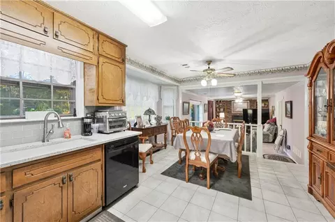 6633 Cameron Rd, Morrow, GA 30260 photo 8