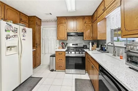 6633 Cameron Rd, Morrow, GA 30260 photo 10