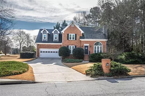 312 Gates Mill Dr, Lawrenceville, GA 30045
