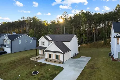6556 River Station Dr, Lula, GA 30554