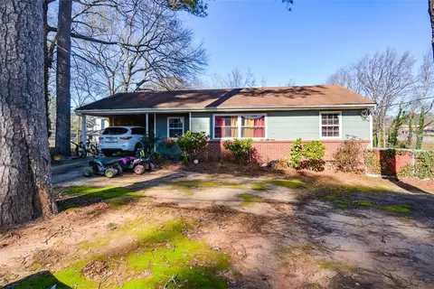 595 Floyd Dr SE, Smyrna, GA 30082