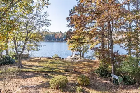 8704 Lake Dr, Snellville, GA 30039