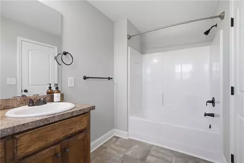 Bath - 3930 Mabery Rd, Gainesville, GA 30507 photo 2 of 2