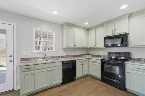 Kitchen - 3930 Mabery Rd, Gainesville, GA 30507 photo 1 of 1