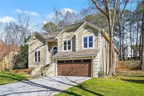 911 Brookmont Dr SW, Marietta, GA 30064