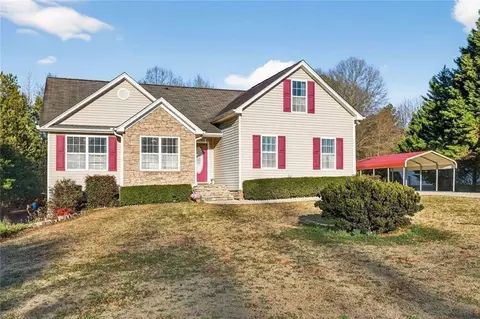 443 Beacon Dr, Maysville, GA 30558