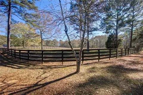 Exterior - 142 Carr Rd, Lagrange, GA 30241 photo 32 of 36