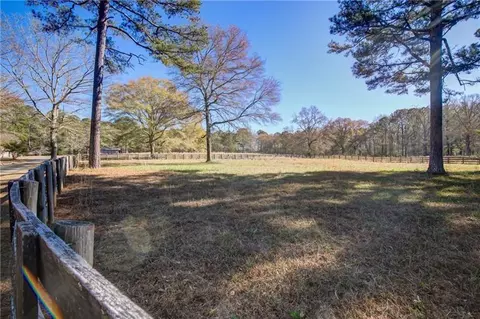 Exterior - 142 Carr Rd, Lagrange, GA 30241 photo 31 of 36