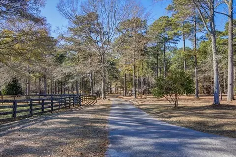 Exterior - 142 Carr Rd, Lagrange, GA 30241 photo 27 of 36