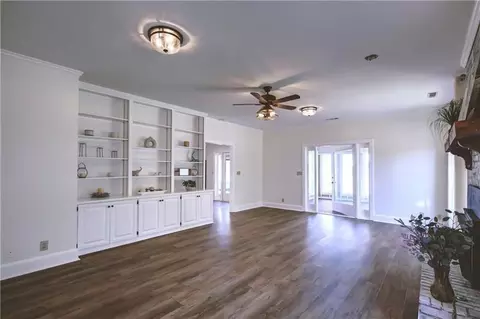 Living - 142 Carr Rd, Lagrange, GA 30241 photo 5 of 8