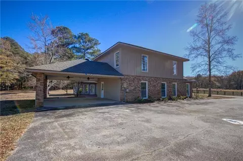Exterior - 142 Carr Rd, Lagrange, GA 30241 photo 5 of 36