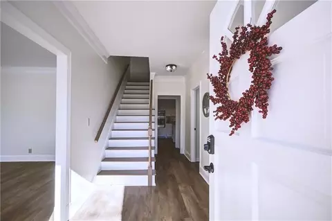 Entry Way - 142 Carr Rd, Lagrange, GA 30241 photo 1 of 6