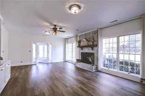 Living - 142 Carr Rd, Lagrange, GA 30241 photo 3 of 8