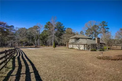 Exterior - 142 Carr Rd, Lagrange, GA 30241 photo 24 of 36