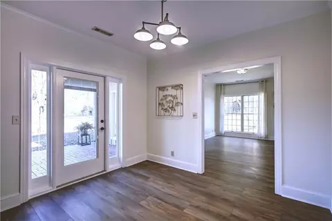 Entry Way - 142 Carr Rd, Lagrange, GA 30241 photo 4 of 6