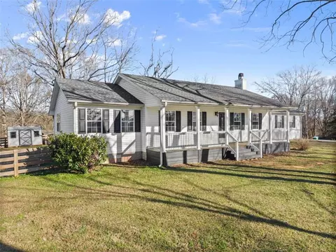 117 Ridgeway Ter, Maysville, GA 30558