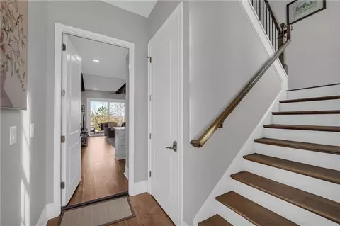 Entry Way - 17 Cottage Ln, Toccoa, GA 30577 photo 1 of 4