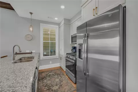 Kitchen - 17 Cottage Ln, Toccoa, GA 30577 photo 3 of 5