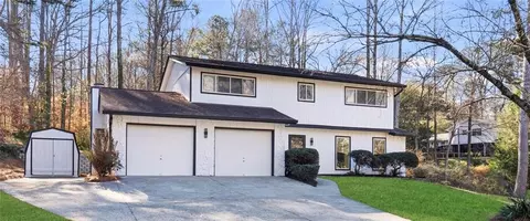 3428 Runelle Pl SW, Lilburn, GA 30047
