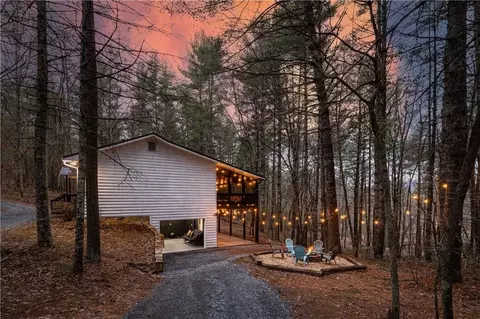 357 Mystic Ln, Blue Ridge, GA 30513