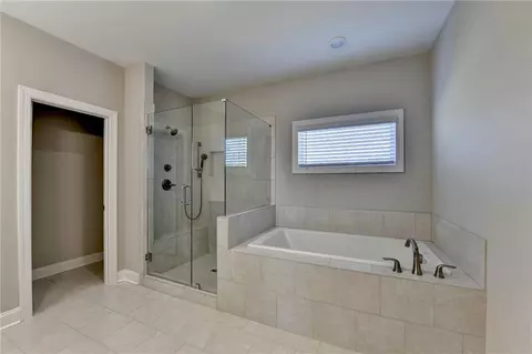 Bath - 3445 Benedict Pl, Suwanee, GA 30024 photo 2 of 6