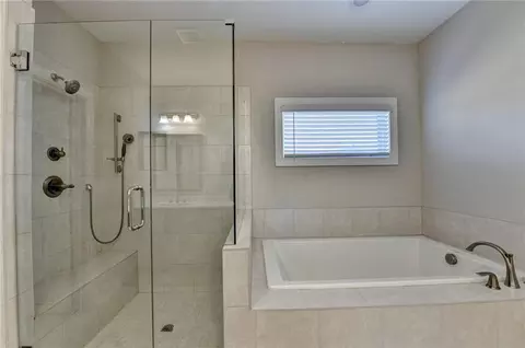 Bath - 3445 Benedict Pl, Suwanee, GA 30024 photo 4 of 6