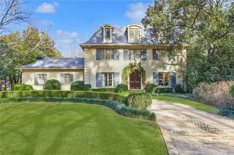 2586 Hyde Manor Dr NW, Atlanta, GA 30327