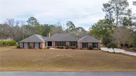 66 Springhill Dr W, Tifton, GA 31793