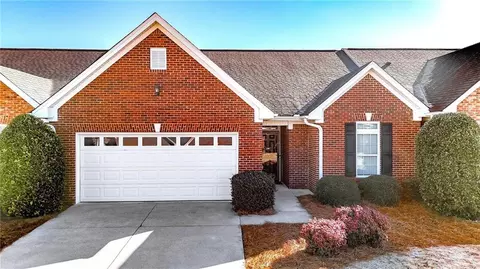 219 Regency Ln SW, Calhoun, GA 30701