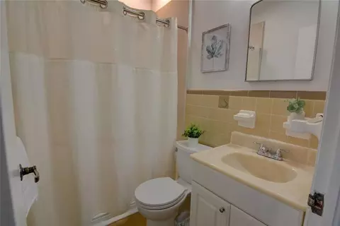 Bath - 3206 Laventure Dr, Chamblee, GA 30341 photo 2 of 2