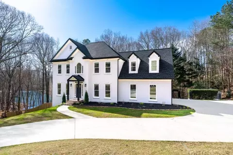 6005 Bateau Dr, Flowery Branch, GA 30542