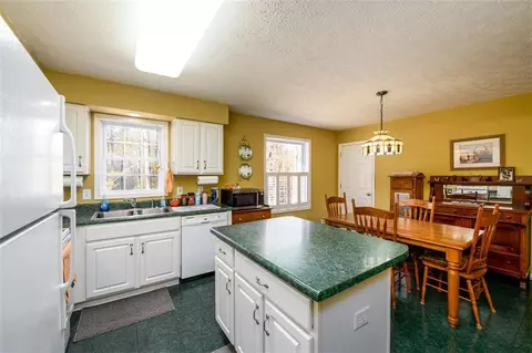 Kitchen - 255 Bob Holman Rd, Athens, GA 30607 photo 4 of 4