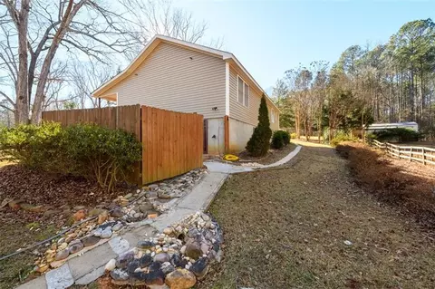 Exterior - 255 Bob Holman Rd, Athens, GA 30607 photo 15 of 18