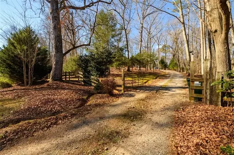 Exterior - 255 Bob Holman Rd, Athens, GA 30607 photo 5 of 18