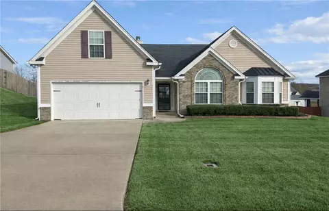 6 Springwood Ct, Phenix City, AL 36870