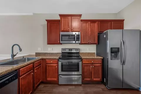 Kitchen - 27 Longleaf Cir, Fairburn, GA 30213 photo 2 of 5