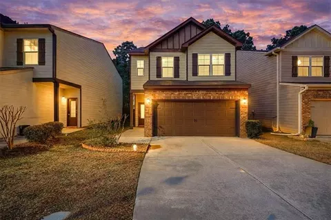 Exterior - 27 Longleaf Cir, Fairburn, GA 30213 photo 2 of 5