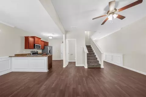 Living - 27 Longleaf Cir, Fairburn, GA 30213 photo 5 of 5