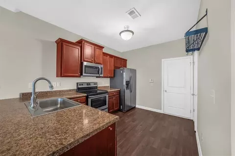 Kitchen - 27 Longleaf Cir, Fairburn, GA 30213 photo 5 of 5