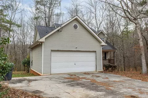 130 Goldfinch Dr, Covington, GA 30016