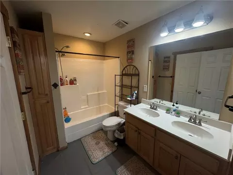 Bath - 459 E Valley Rd NE, Rydal, GA 30171 photo 1 of 5