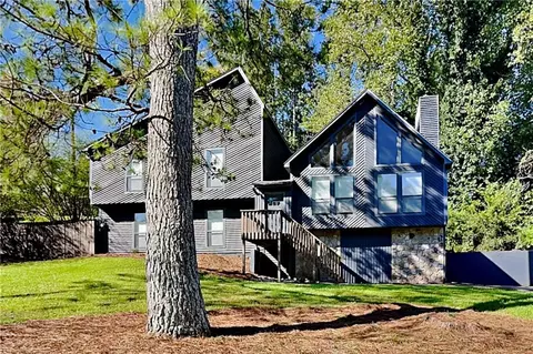570 Charing Cross Dr, Marietta, GA 30066