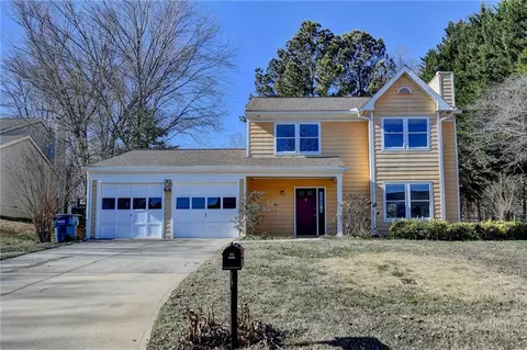 2082 Montgomery Trl, Duluth, GA 30096