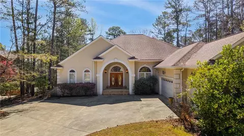 7249 Confederate Ln, Villa Rica, GA 30180