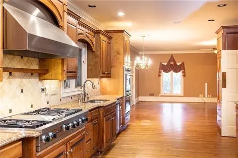 Kitchen - 4457 Ridgegate Dr, Peachtree Corners, GA 30097 photo 7 of 11
