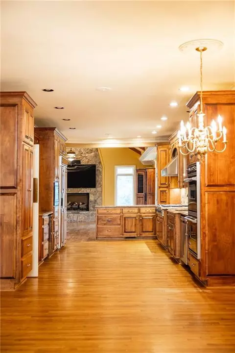 Kitchen - 4457 Ridgegate Dr, Peachtree Corners, GA 30097 photo 8 of 11