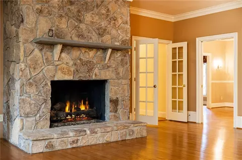 Living - 4457 Ridgegate Dr, Peachtree Corners, GA 30097 photo 10 of 13