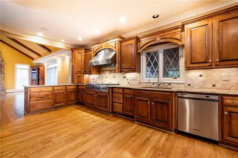 Kitchen - 4457 Ridgegate Dr, Peachtree Corners, GA 30097 photo 3 of 11