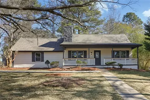 3292 Lancer Dr, Powder Springs, GA 30127